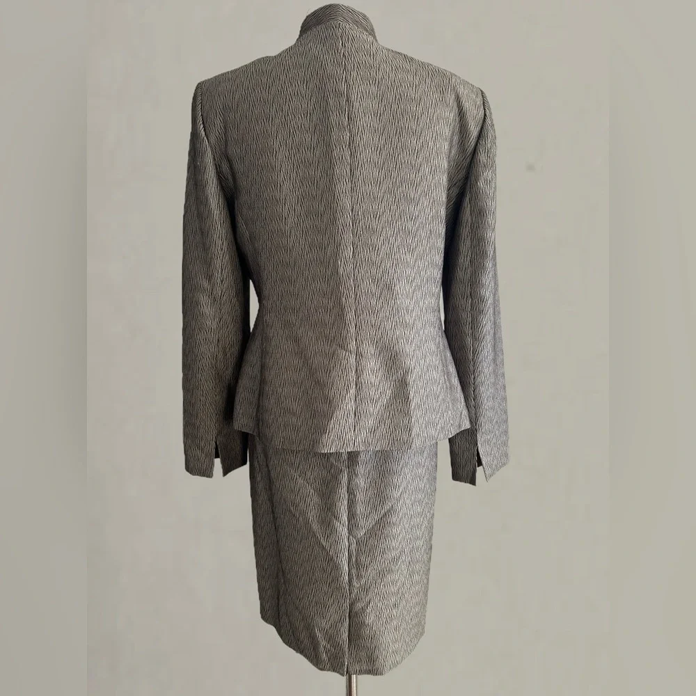 Gray Textured Blazer and Skirt Set - Picture 4 of 7